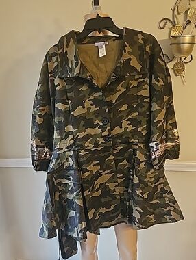 Sequin-Cuff Camouflage Trench Jacket - Women's Green Camo